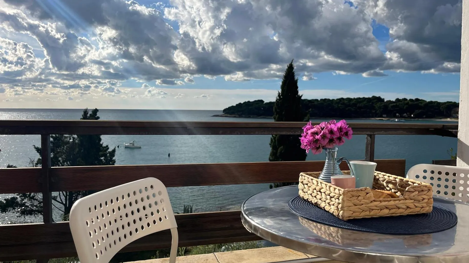 Apartment With A Sea View Pula