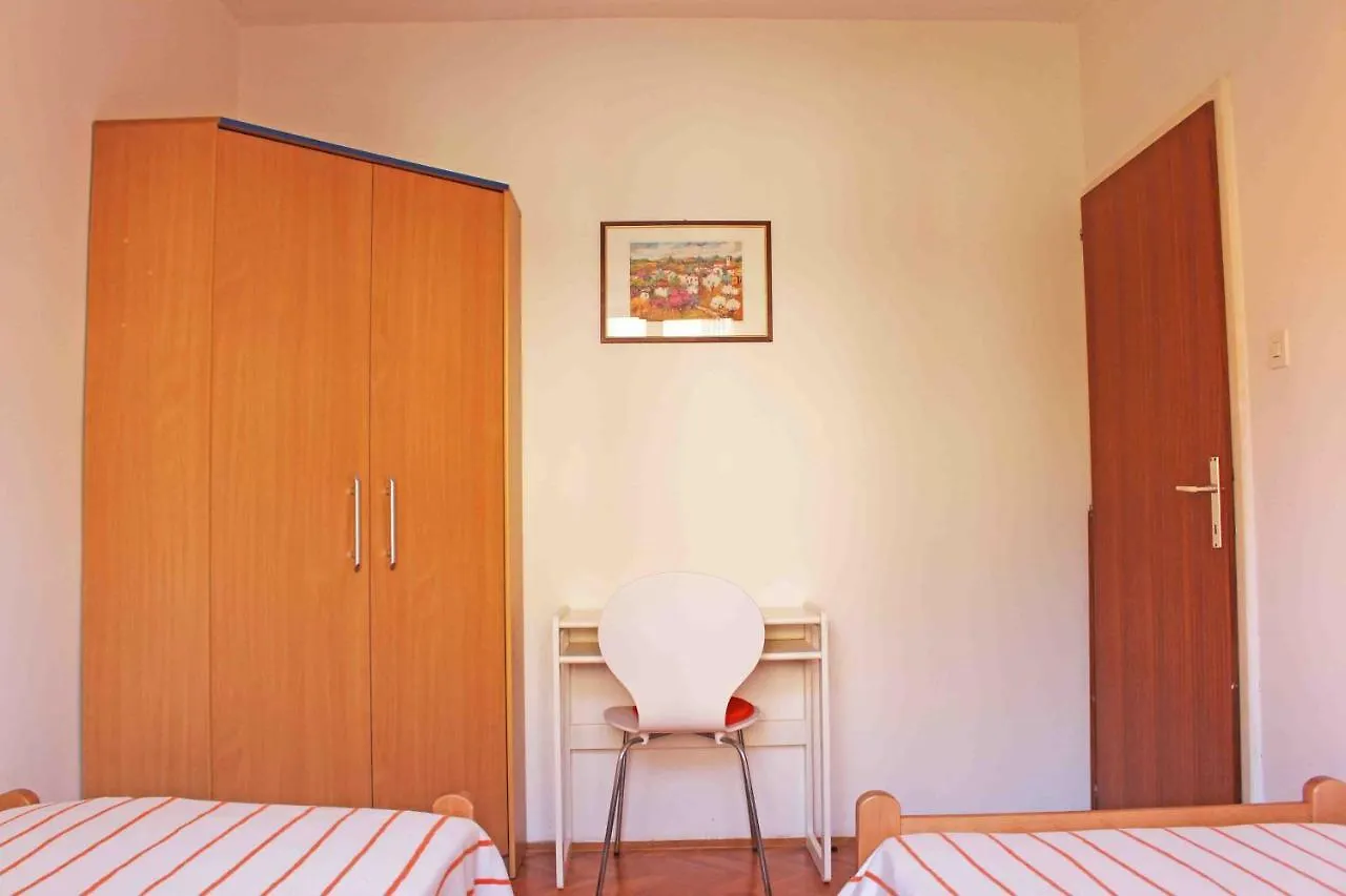 Apartment With A Sea View Pula