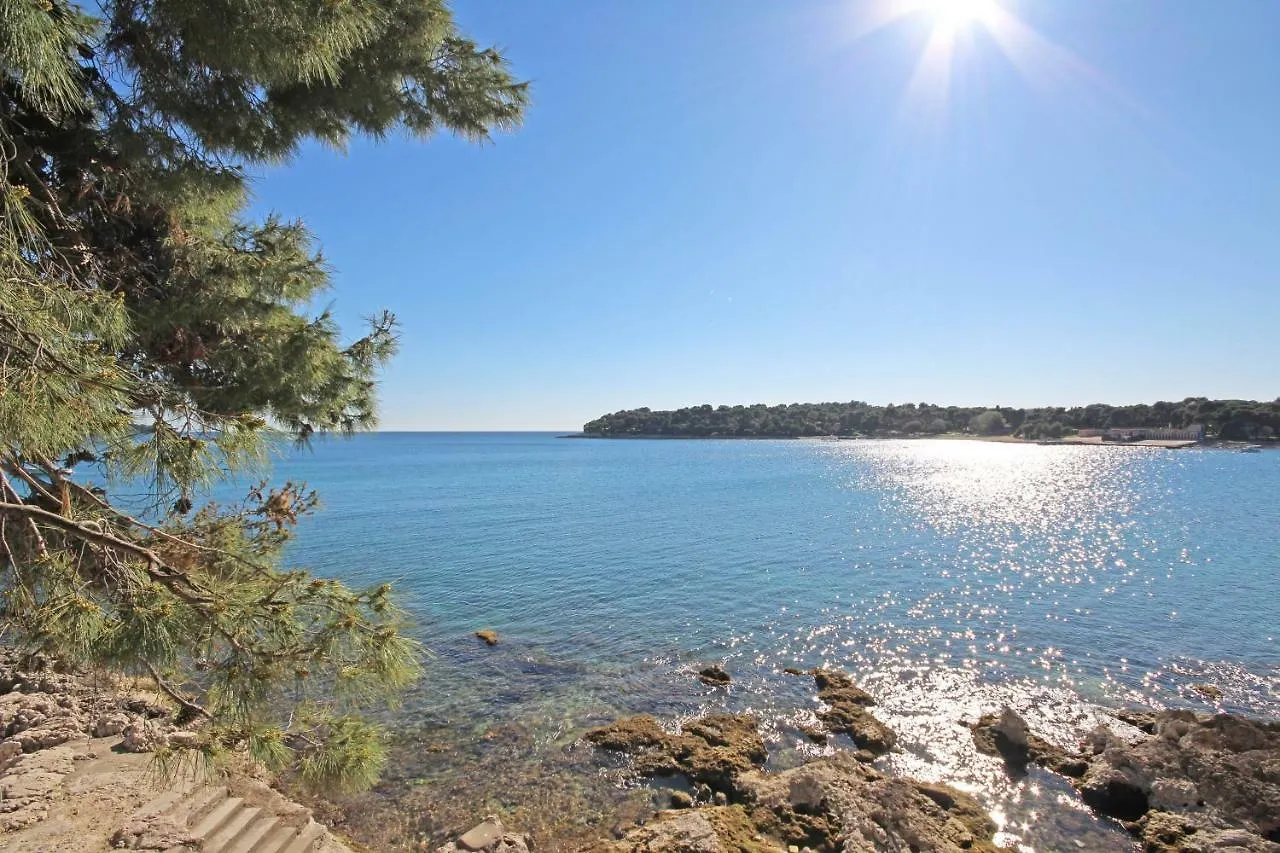 Apartment With A Sea View Pula